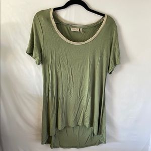 LOGO by Lori Goldstein Green Asymmetrical Short Sleeve T-Shirt